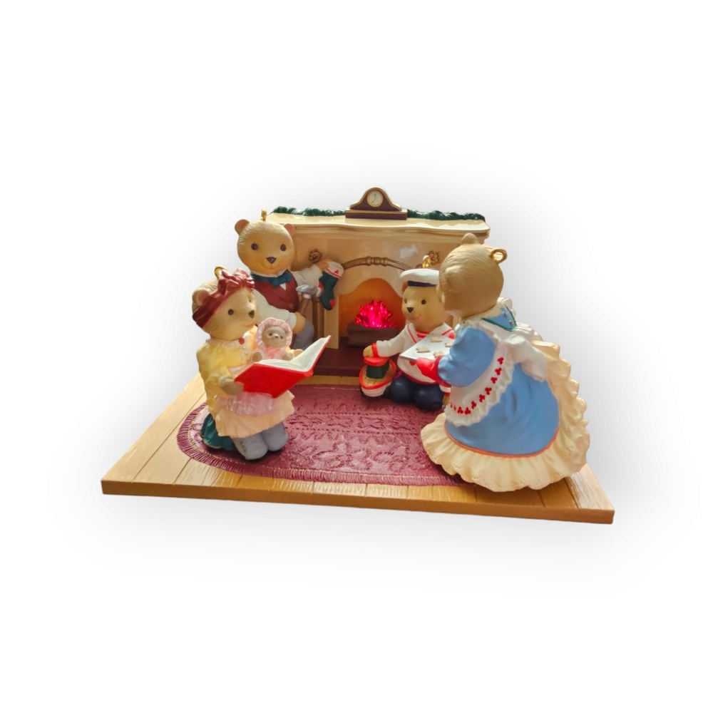 Hallmark Keepsake “Bearingers” Fireplace Display Set‎